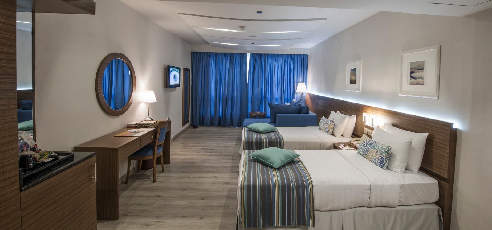 Al Safwa Royale Orchid Hotel